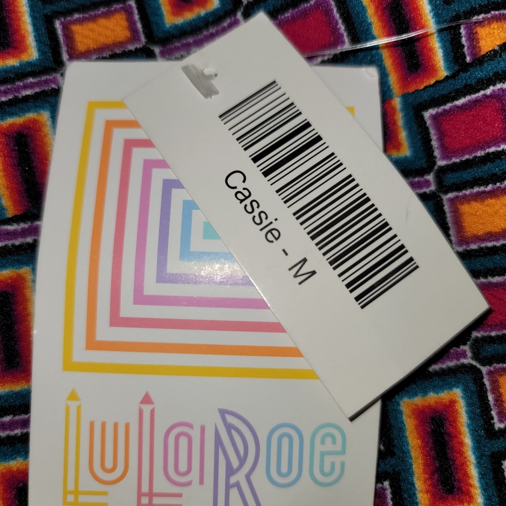 NWT! LuLaRoe CASSIE Skirt. Geometric Shapes - Picture 4 of 5